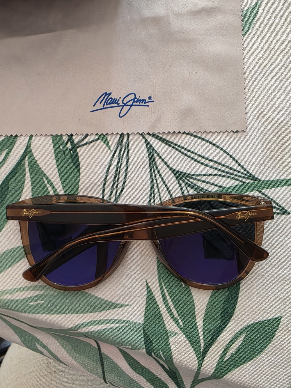 Maui Jim Glory Glory 56-17-145
Authentic Maui Jim Glory Glory New - Picture 9 of 16